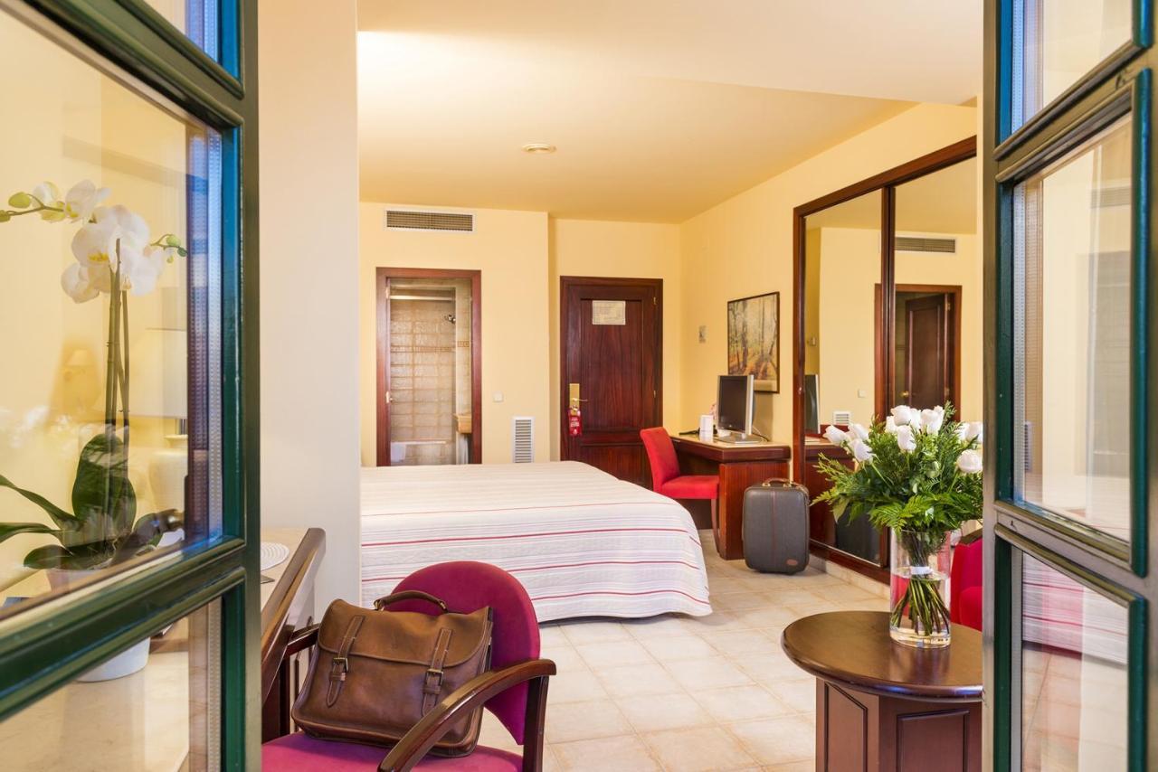 Hotel Guitart Rosa - Adults Only Lloret de Mar Bagian luar foto